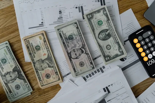 Aprende a invertir: genera dinero que trabaje para ti mientras duermes